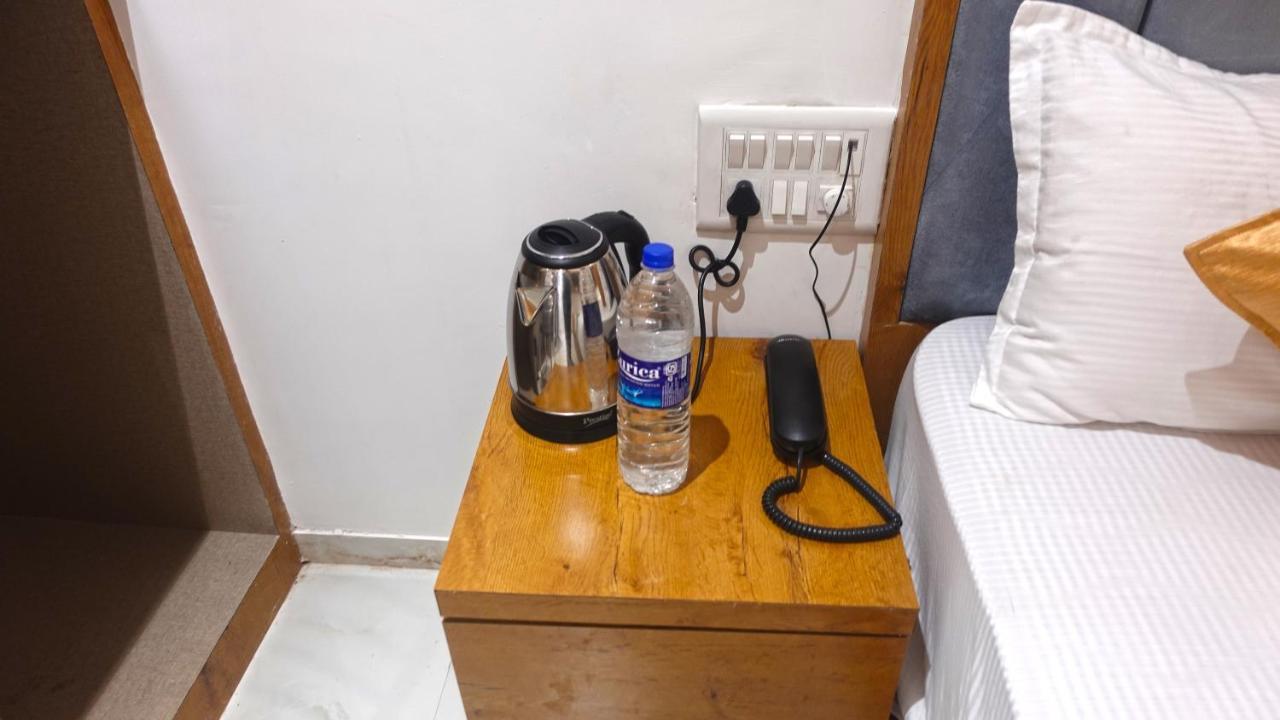 Hotel Palms Residency, Chembur Mumbai  Buitenkant foto