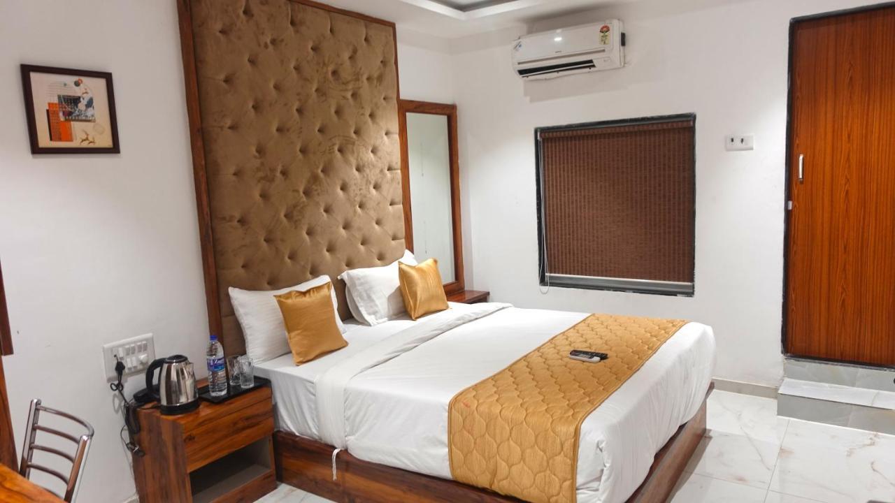 Hotel Palms Residency, Chembur Mumbai  Buitenkant foto