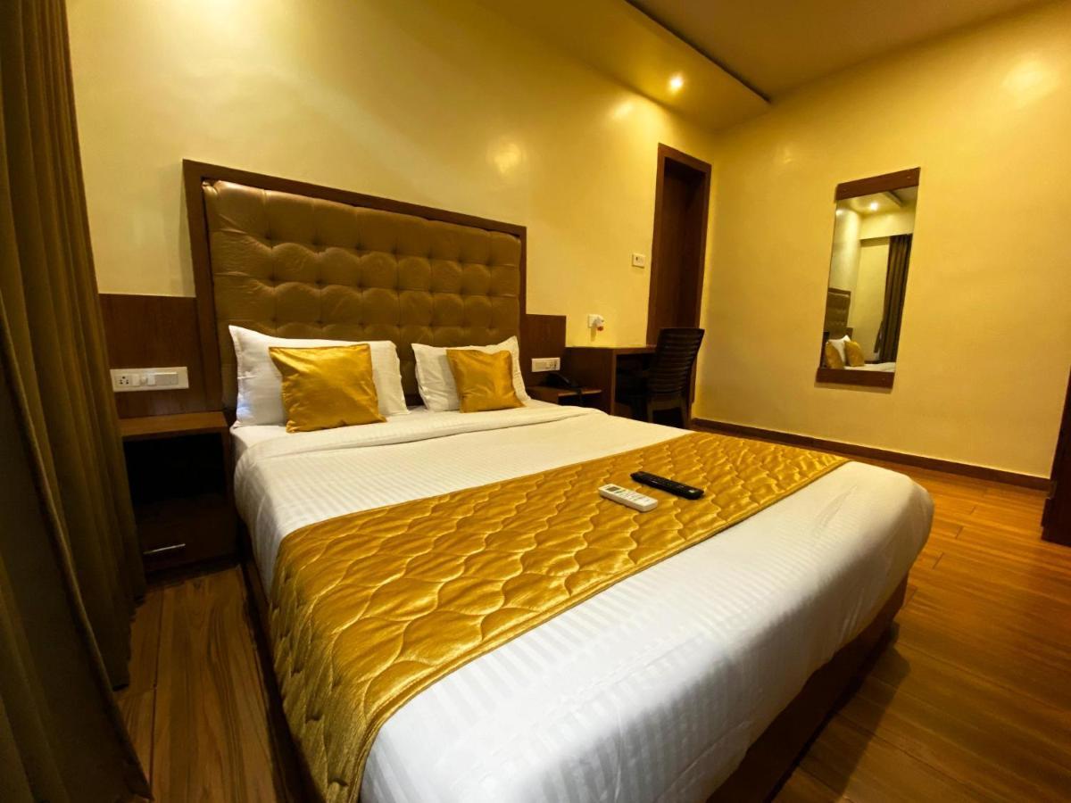 Hotel Palms Residency, Chembur Mumbai  Buitenkant foto