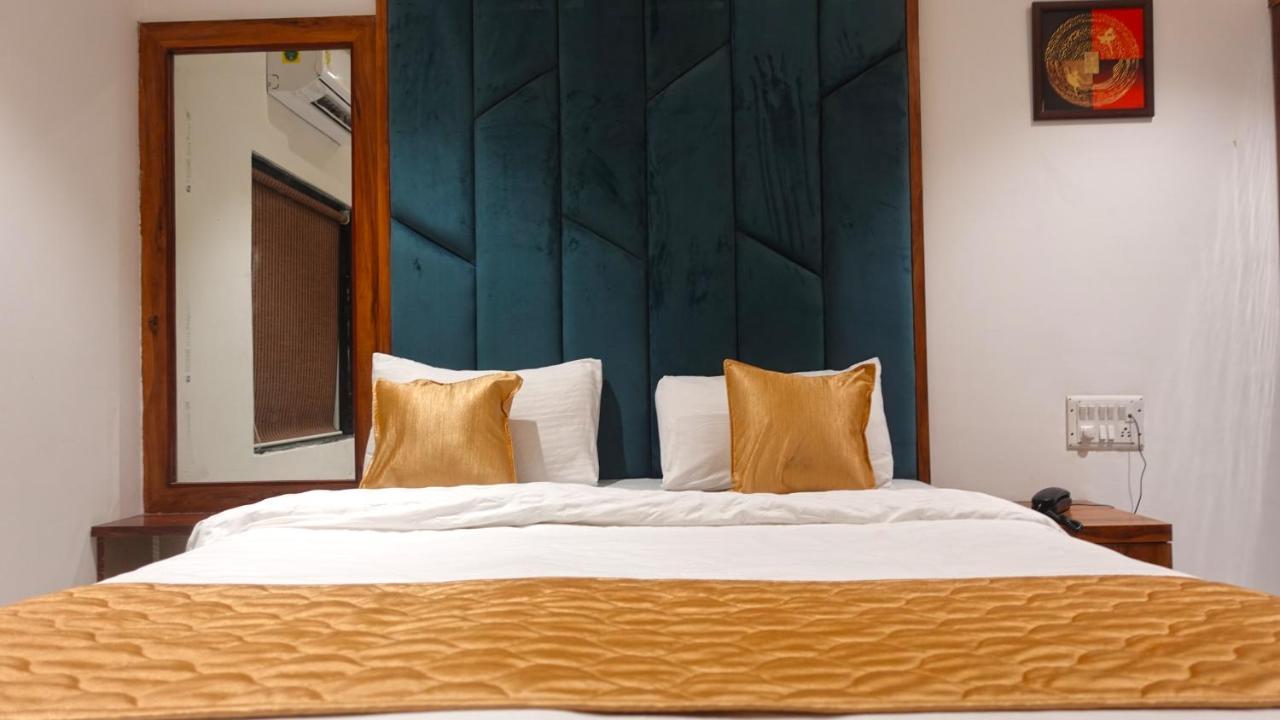 Hotel Palms Residency, Chembur Mumbai  Buitenkant foto
