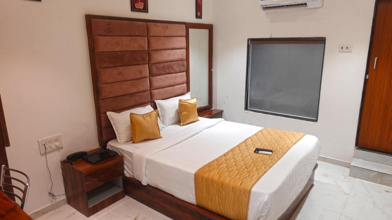Hotel Palms Residency, Chembur Mumbai  Buitenkant foto