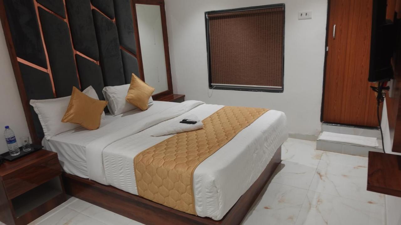 Hotel Palms Residency, Chembur Mumbai  Buitenkant foto