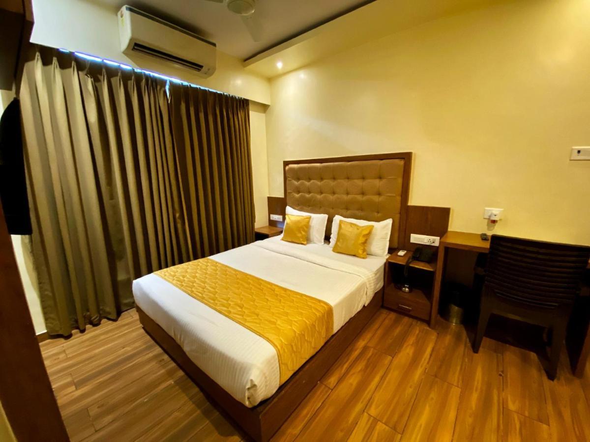 Hotel Palms Residency, Chembur Mumbai  Buitenkant foto